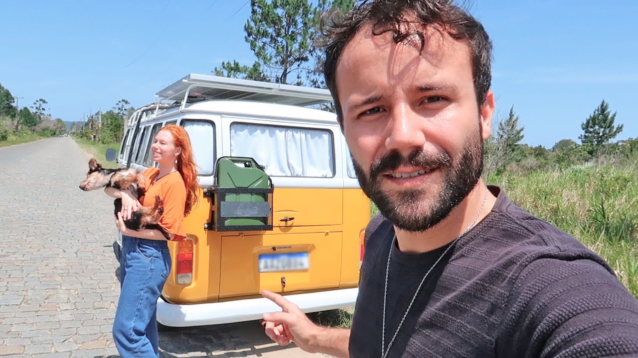 Anderson e Ana iniciam uma jornada de 6 mil quilômetros de Florianópolis até Ushuaia na Kombihome reformada Manezinha.